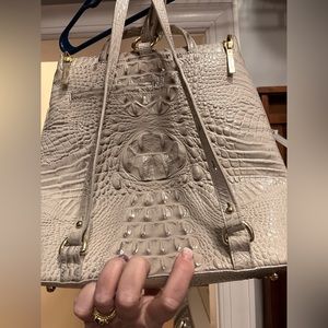Cream colored leather Brahmin backpack, like new, only used on 2 occasions.